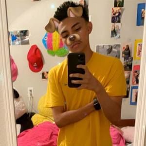 Meet your Posher, Carlos